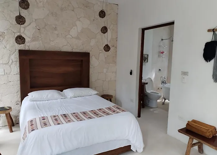 Lodge Saasil Kaax Chemuyil