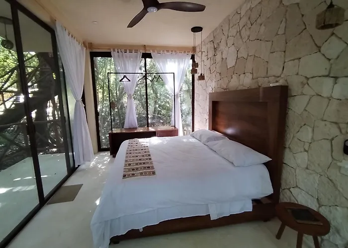 Saasil Kaax Lodge