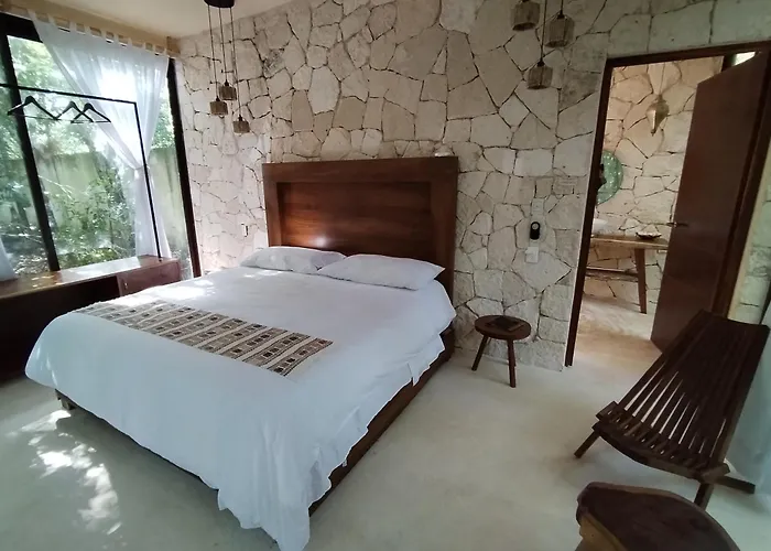 Lodge Saasil Kaax Chemuyil